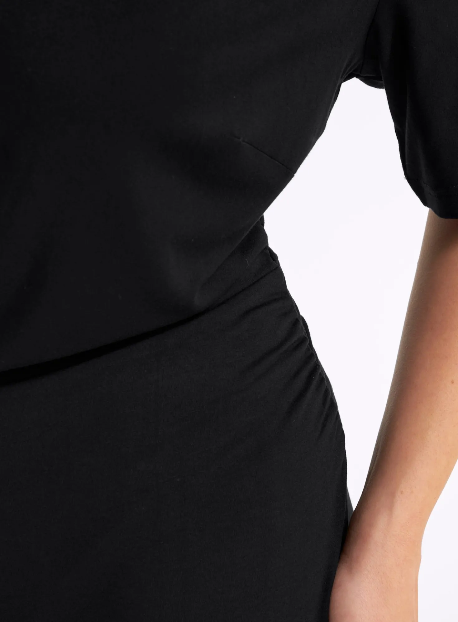 Jerseykleid mit Wasserfall-Ausschnitt