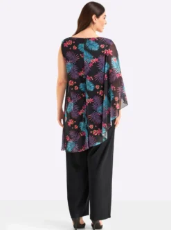 Jumpsuit mit asymmetrischem Cape