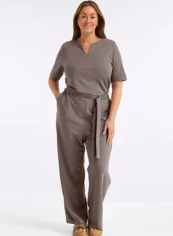 Jumpsuit mit Bindegürtel