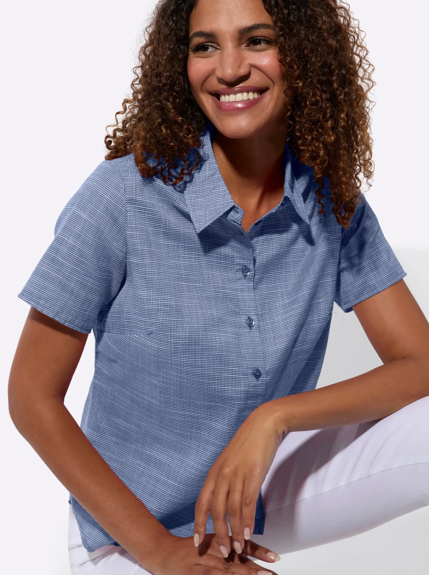 Kurzarm-Bluse mit abgerundetem Saum
