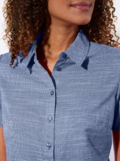 Kurzarm-Bluse mit abgerundetem Saum