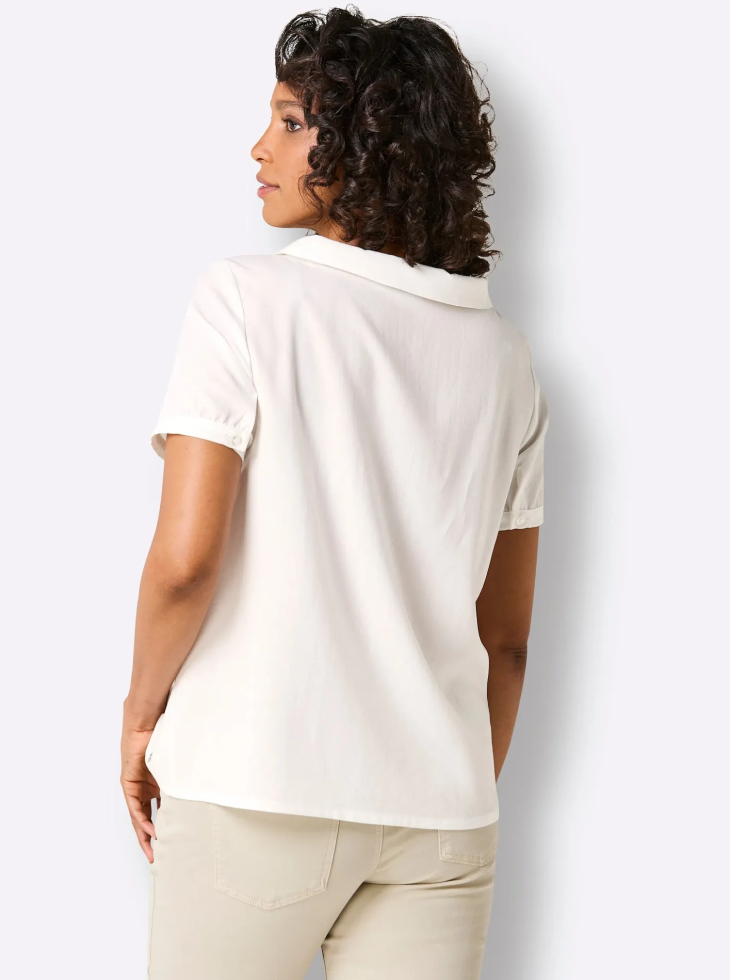 Kurzarm-Bluse mit weitem Hemdblusen-Kragen