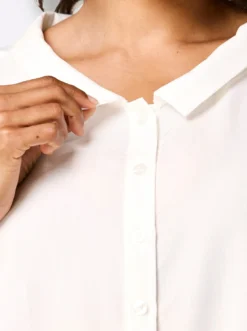 Kurzarm-Bluse mit weitem Hemdblusen-Kragen