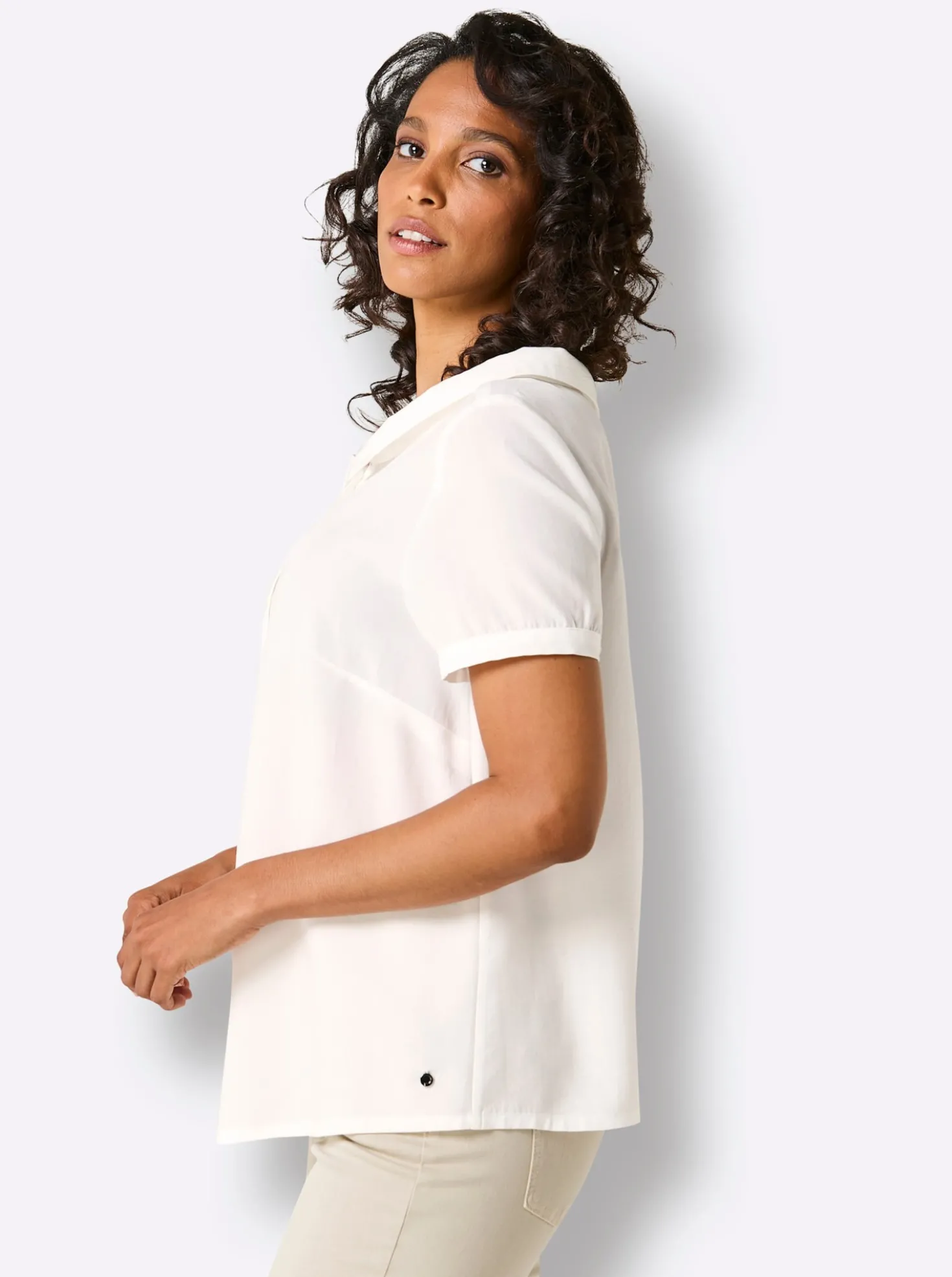 Kurzarm-Bluse mit weitem Hemdblusen-Kragen