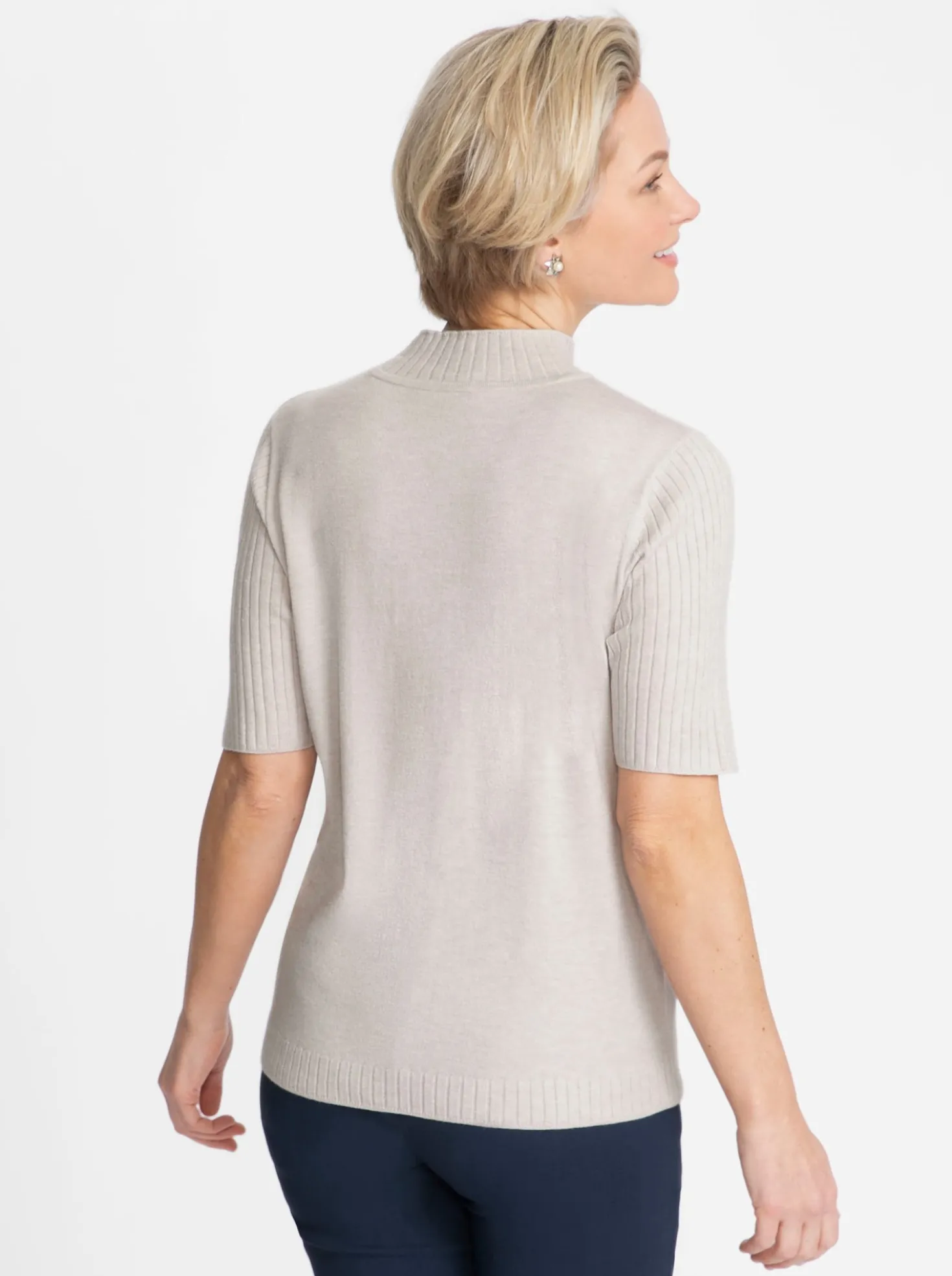 Kurzarmpullover mit geripptem Kragen