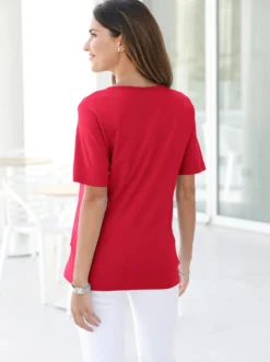 Kurzarmshirt in taillierter Form