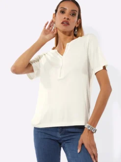 Kurzarmshirt mit Seitenschlitzen