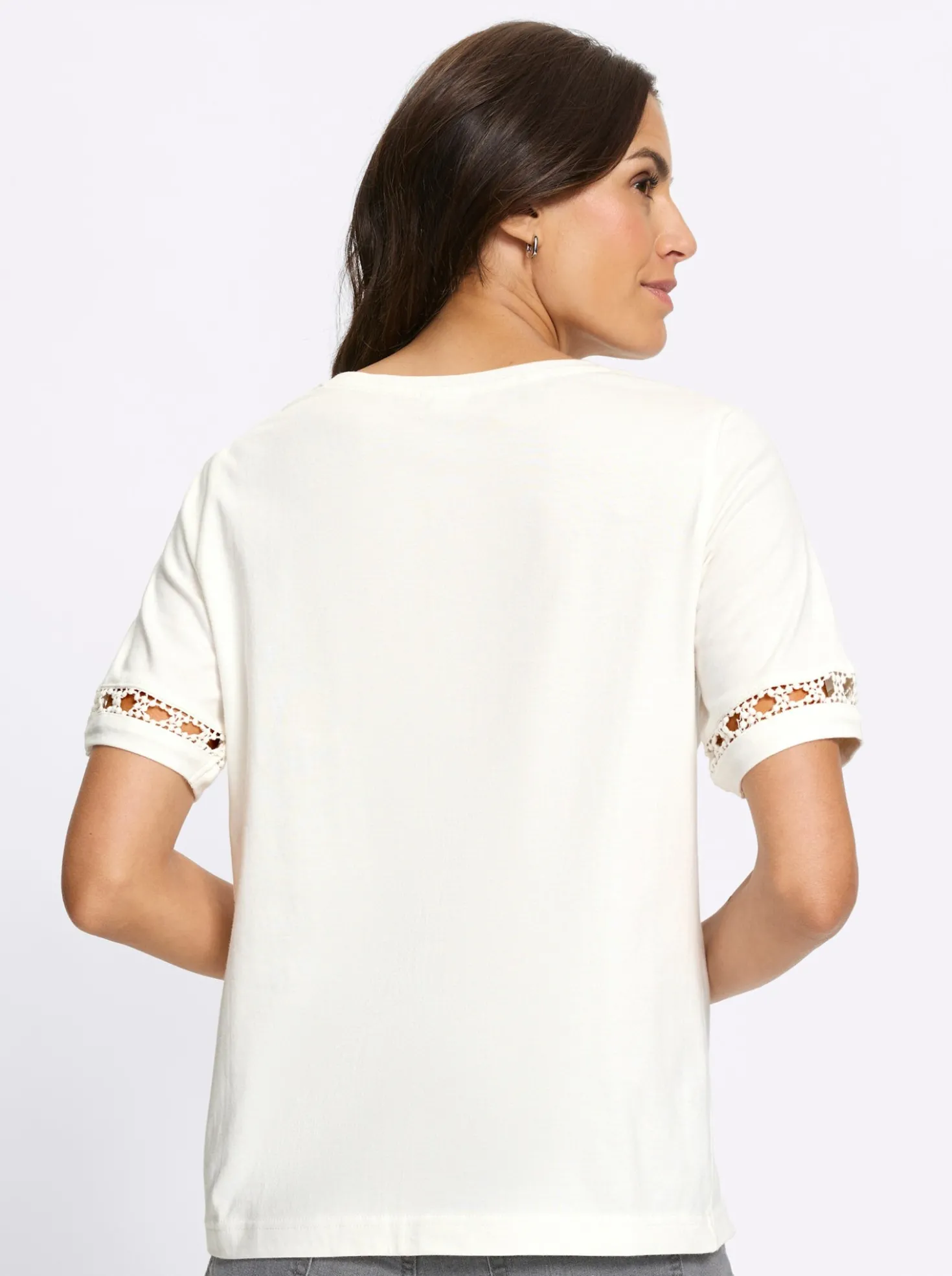Kurzarmshirt mit Spitzenborte