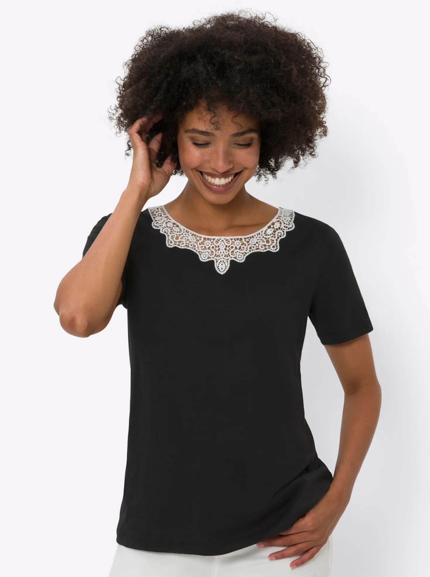 Kurzarmshirt mit Spitzendetails