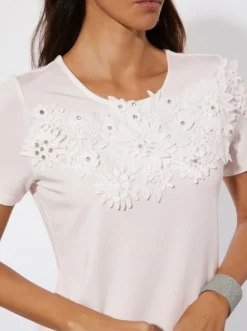 Kurzarmshirt mit Spitze und Glitzersteinchen