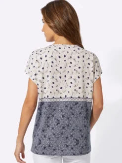 Kurzarmshirt mit Tropfen-Ausschnitt
