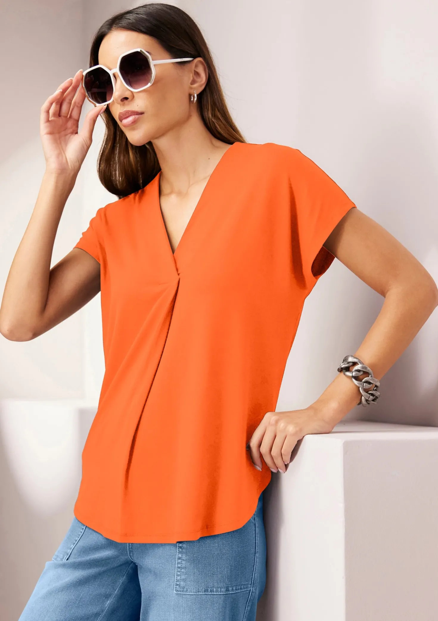 Kurzarmshirt mit V-Ausschnitt