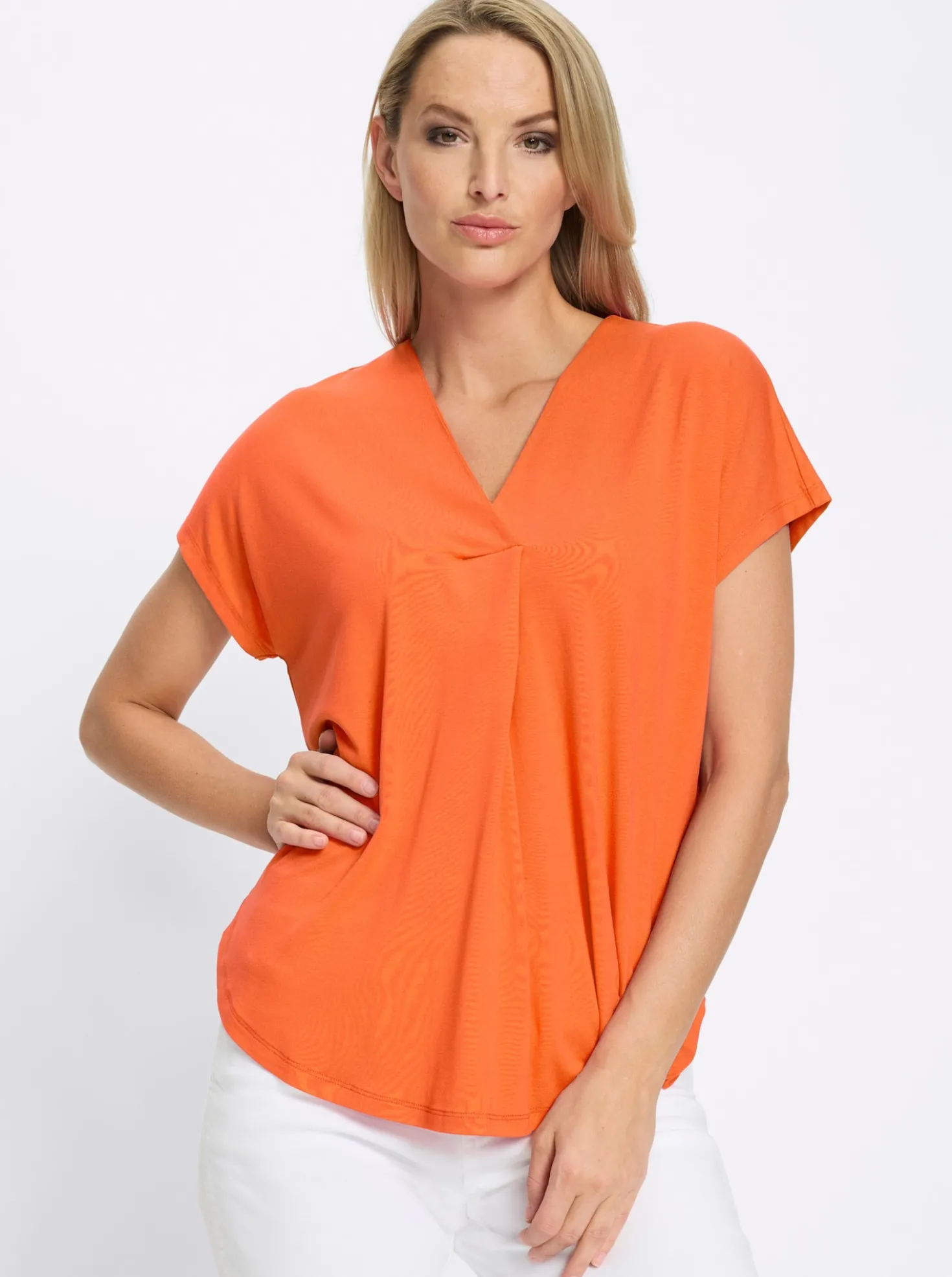 Kurzarmshirt mit V-Ausschnitt