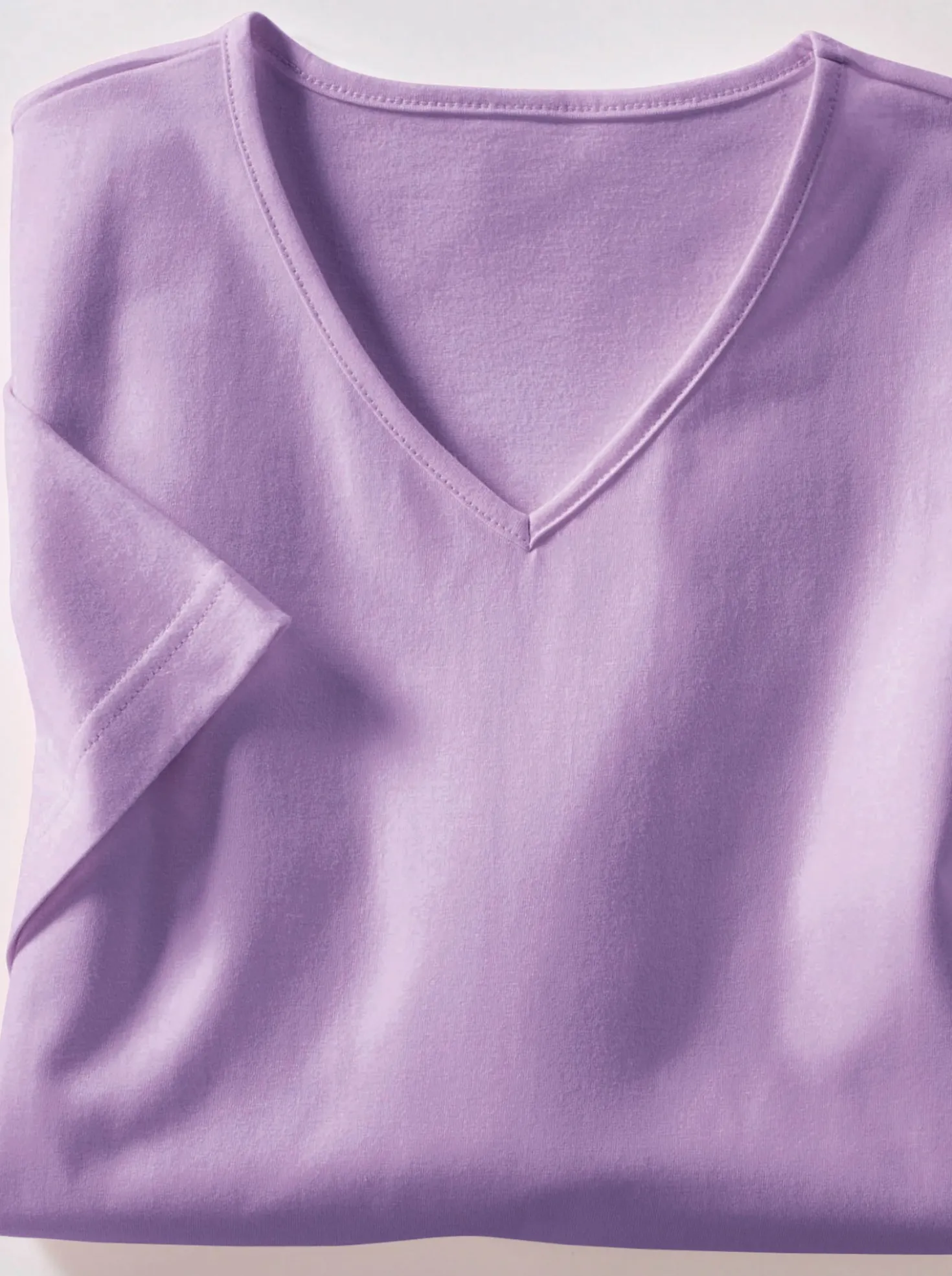 Kurzarmshirt mit V-Ausschnitt
