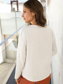 Langarm-Bluse mit Schmuckstein-Verzierung