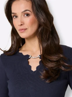Langarm-Pullover mit abnehmbarer Spange
