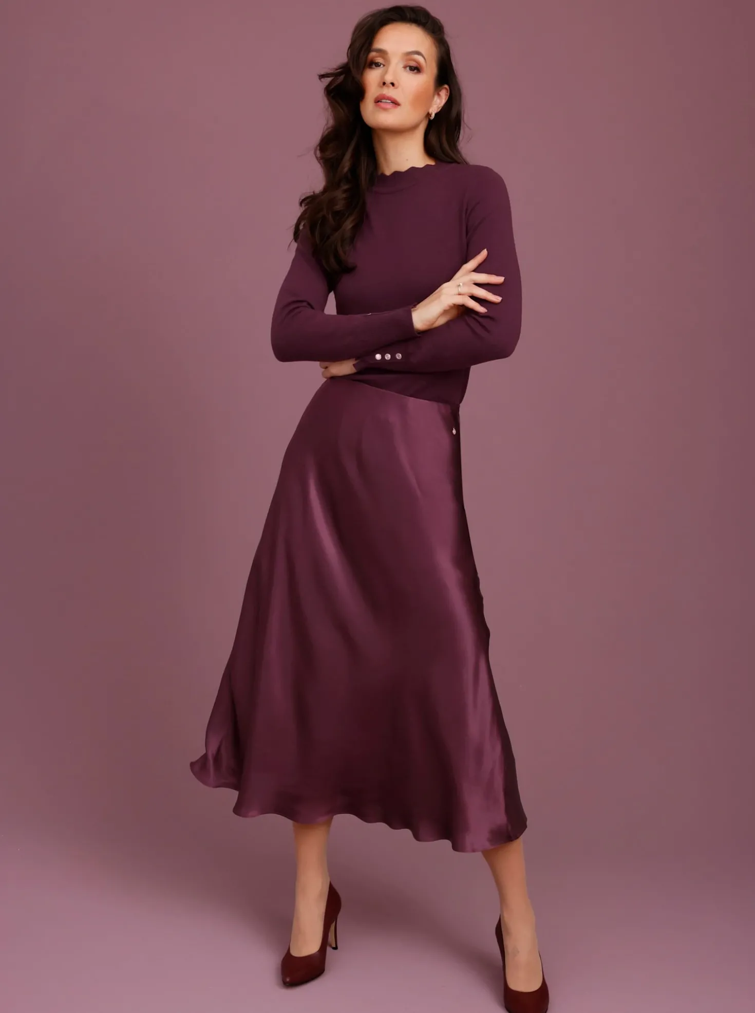 Langarm-Pullover mit gebogtem Saum