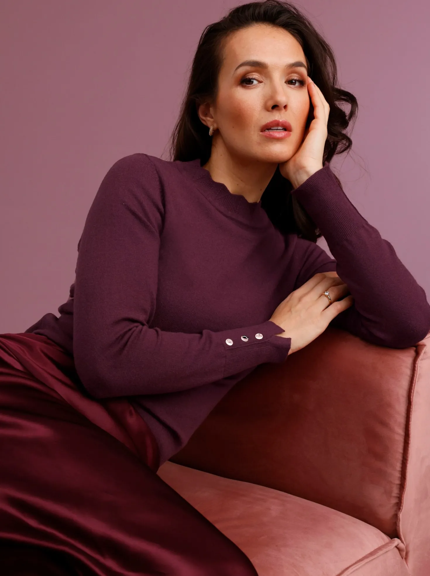 Langarm-Pullover mit gebogtem Saum