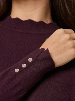 Langarm-Pullover mit gebogtem Saum