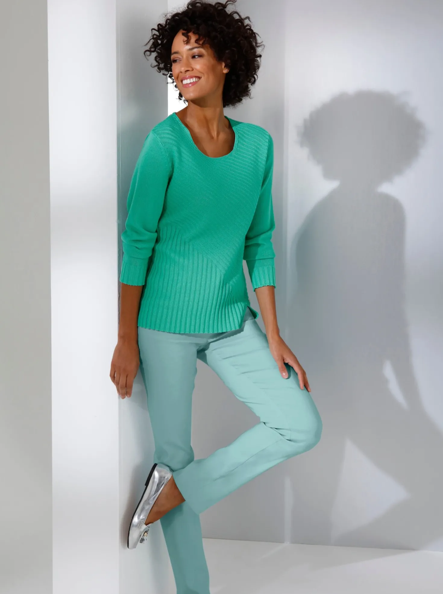 Langarm-Pullover mit seitlichem Schlitz