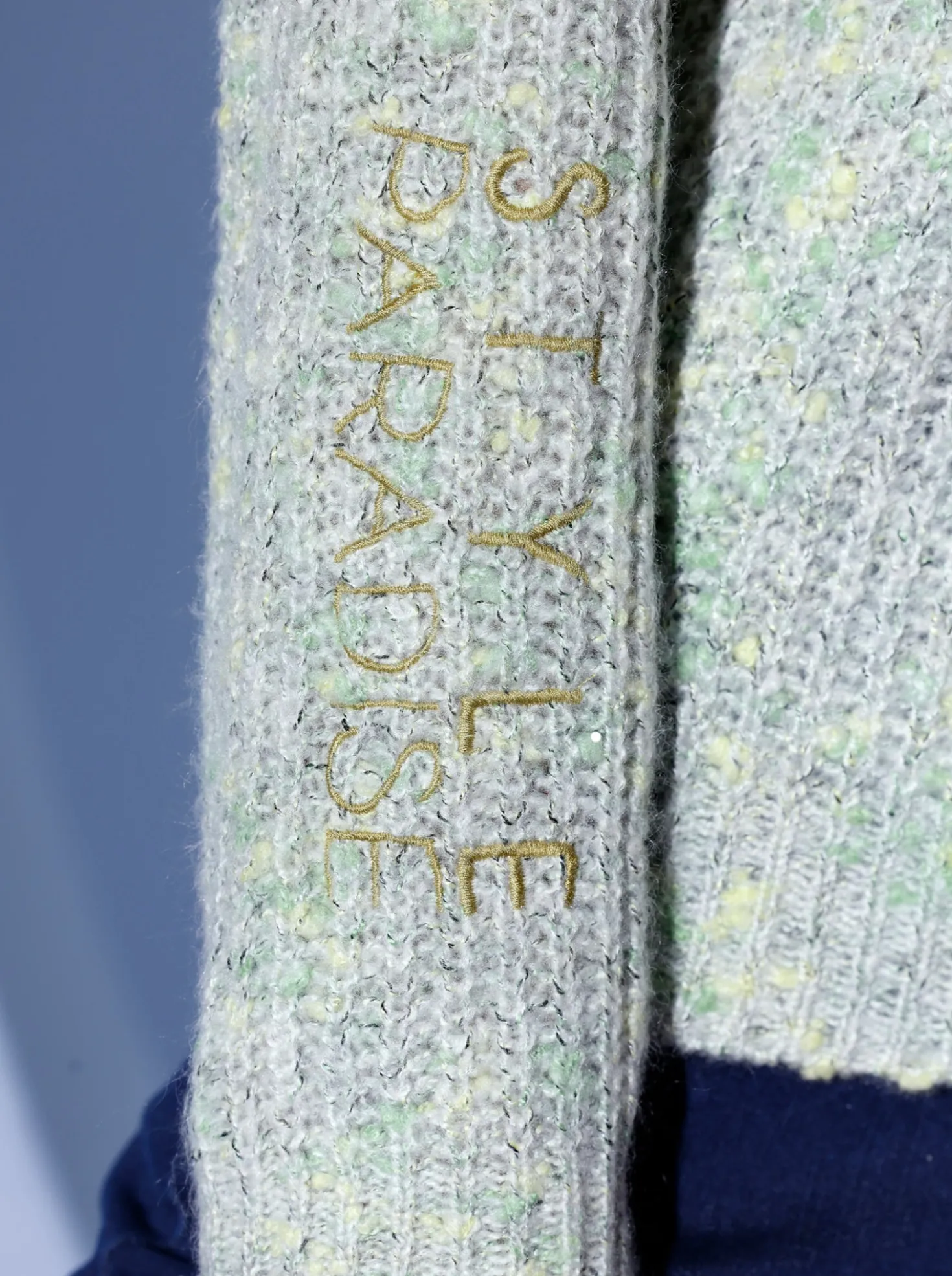 Langarm-Pullover mit Stickerei