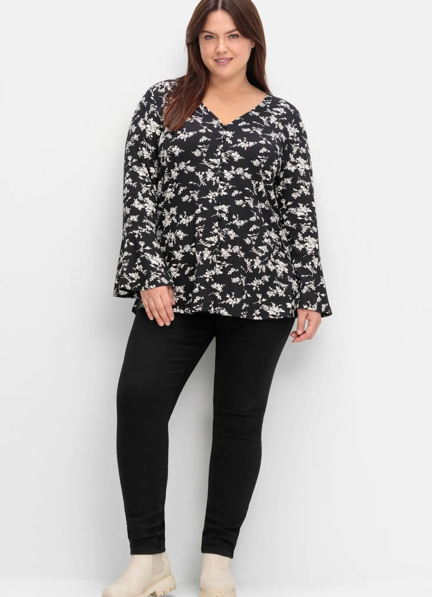 Langarmshirt mit Biesen und Volantärmeln