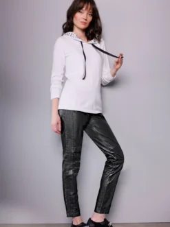 Lederhose mit Ziersteppung seitlich