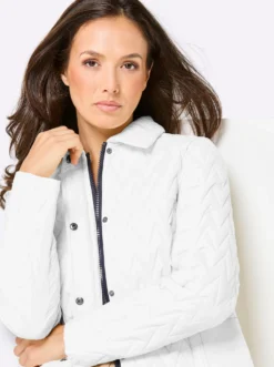 Leichtdaunenjacke mit schmückenden Accessoires