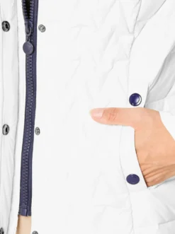 Leichtdaunenjacke mit schmückenden Accessoires