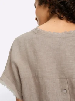 Leinenbluse mit Knopfleiste hinten