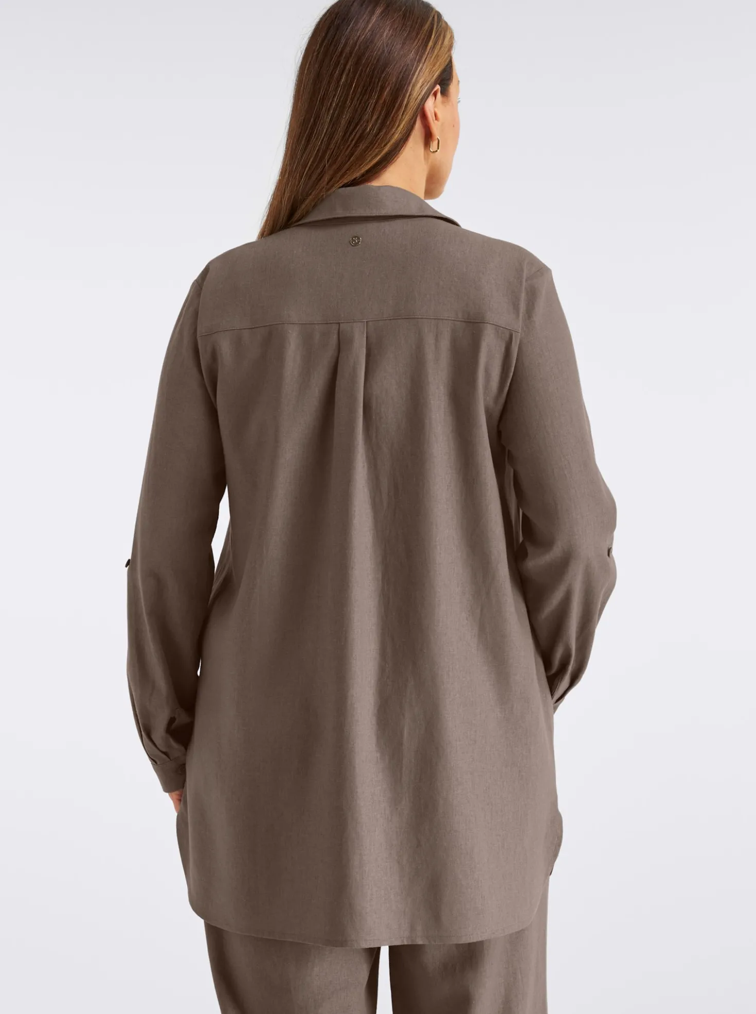 Leinenbluse mit Pailletten an der Brusttasche