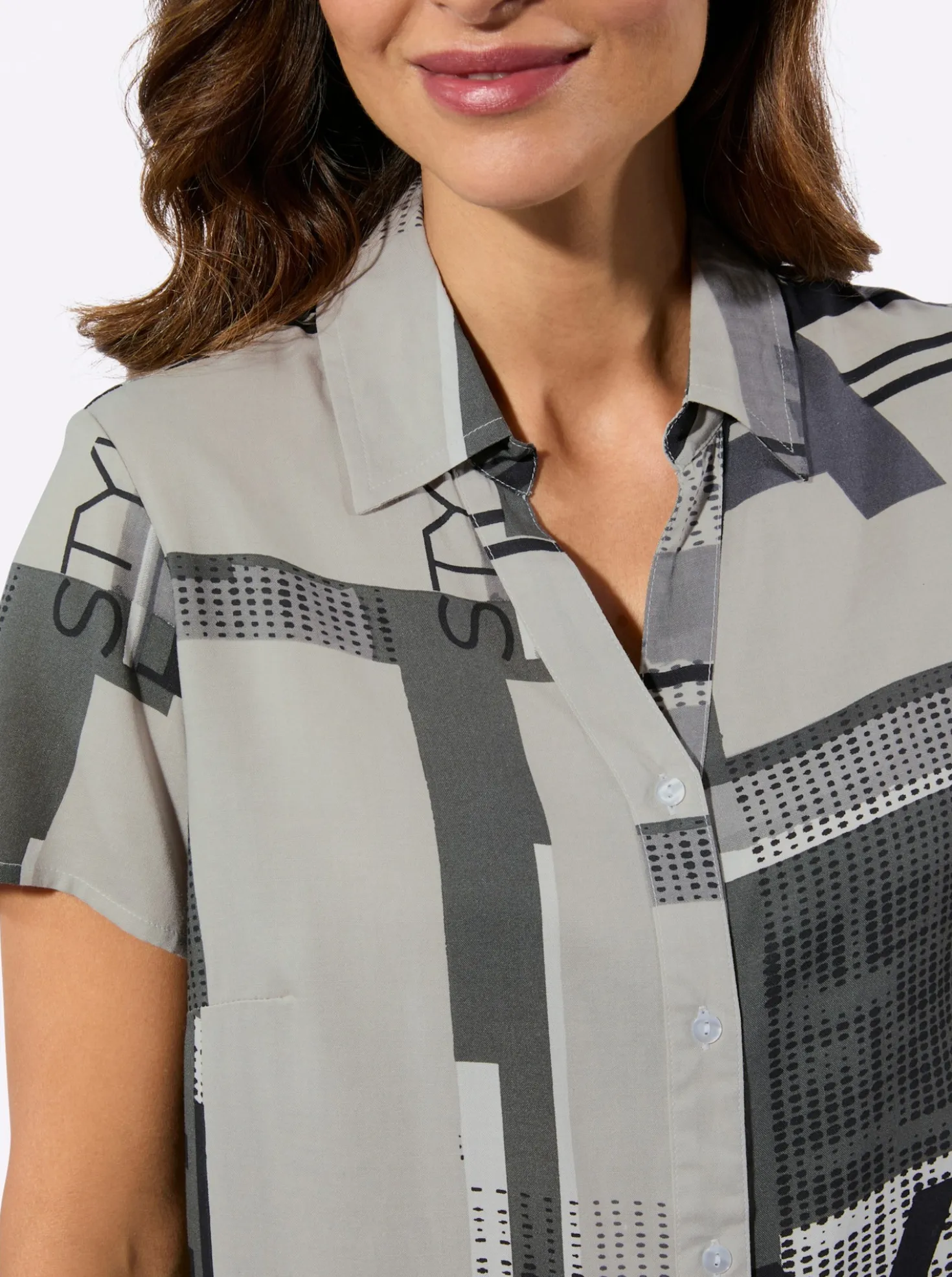 Longbluse in grafischem Dessin