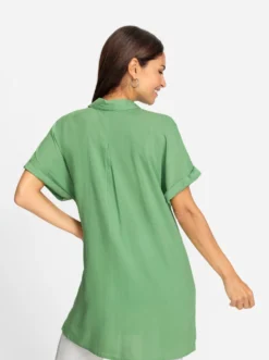Longbluse mit hohen Seitenschlitzen