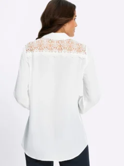 Longbluse mit Spitze und Zierperlen