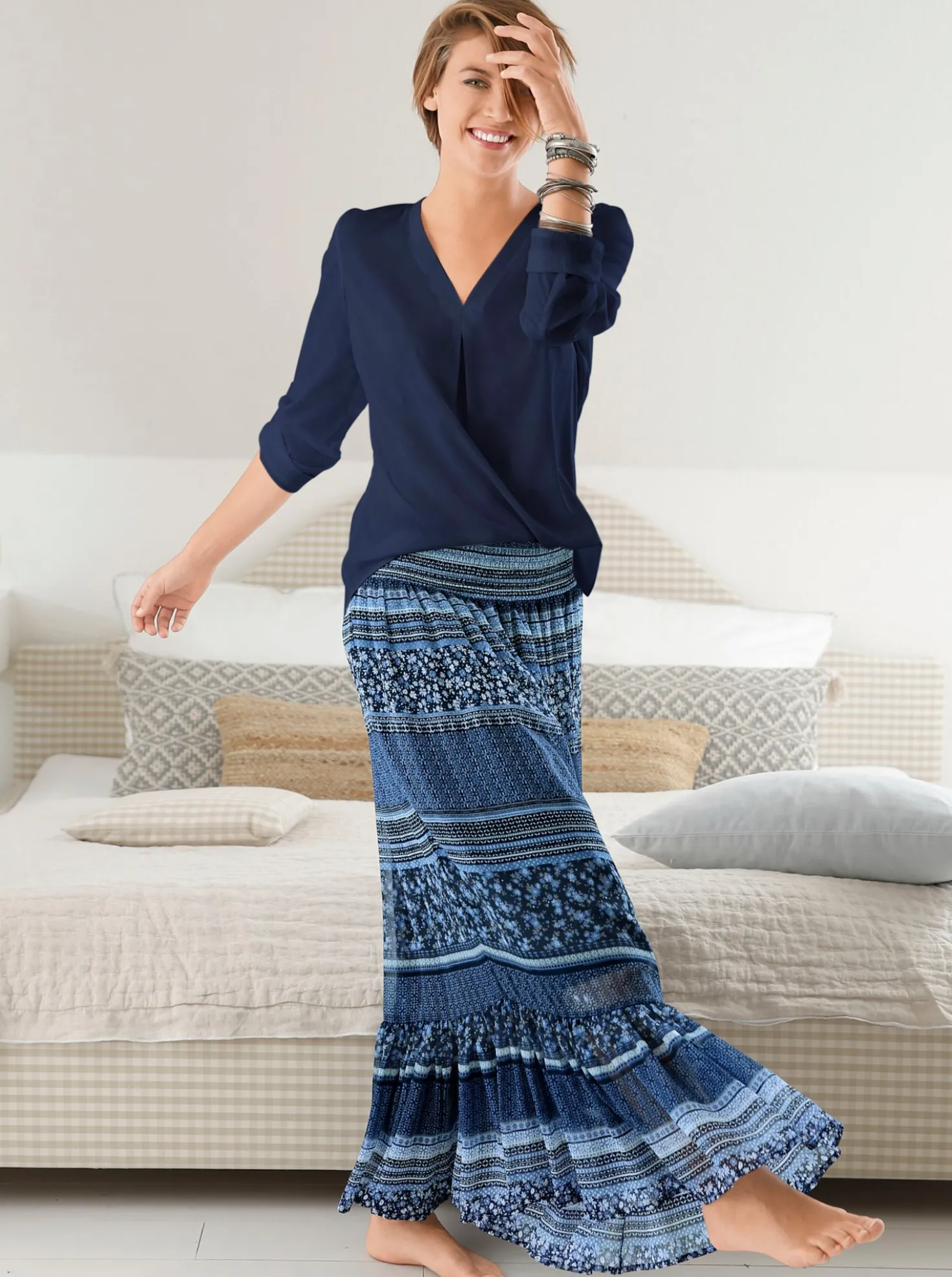 Longbluse mit verlängertem Rückenteil