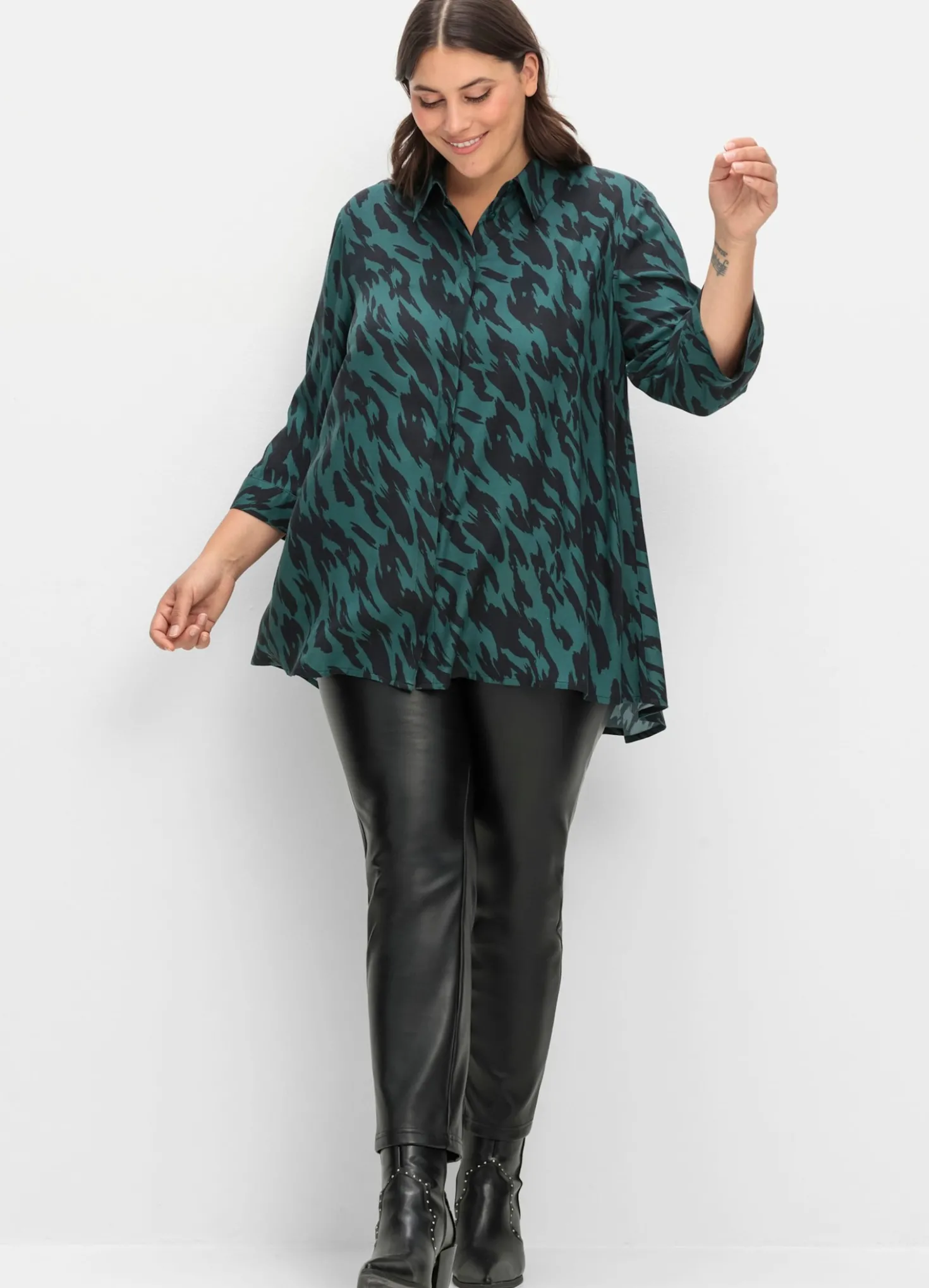 Longbluse mit verlängertem Rückteil