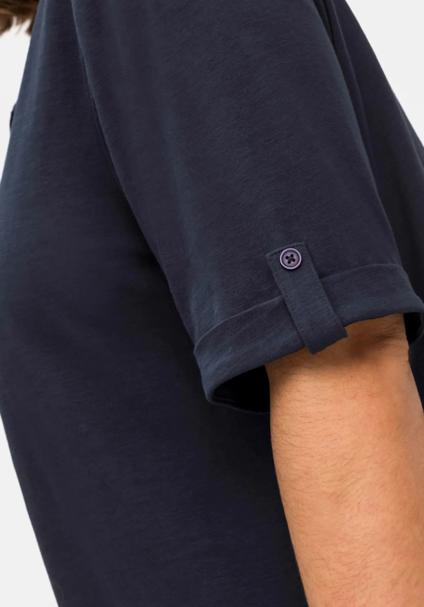 Longshirt mit geschlitztem Ausschnitt