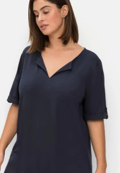 Longshirt mit geschlitztem Ausschnitt