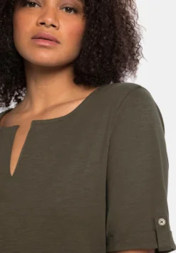Longshirt mit geschlitztem Ausschnitt