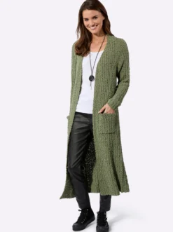 Longstrickjacke in offener Form