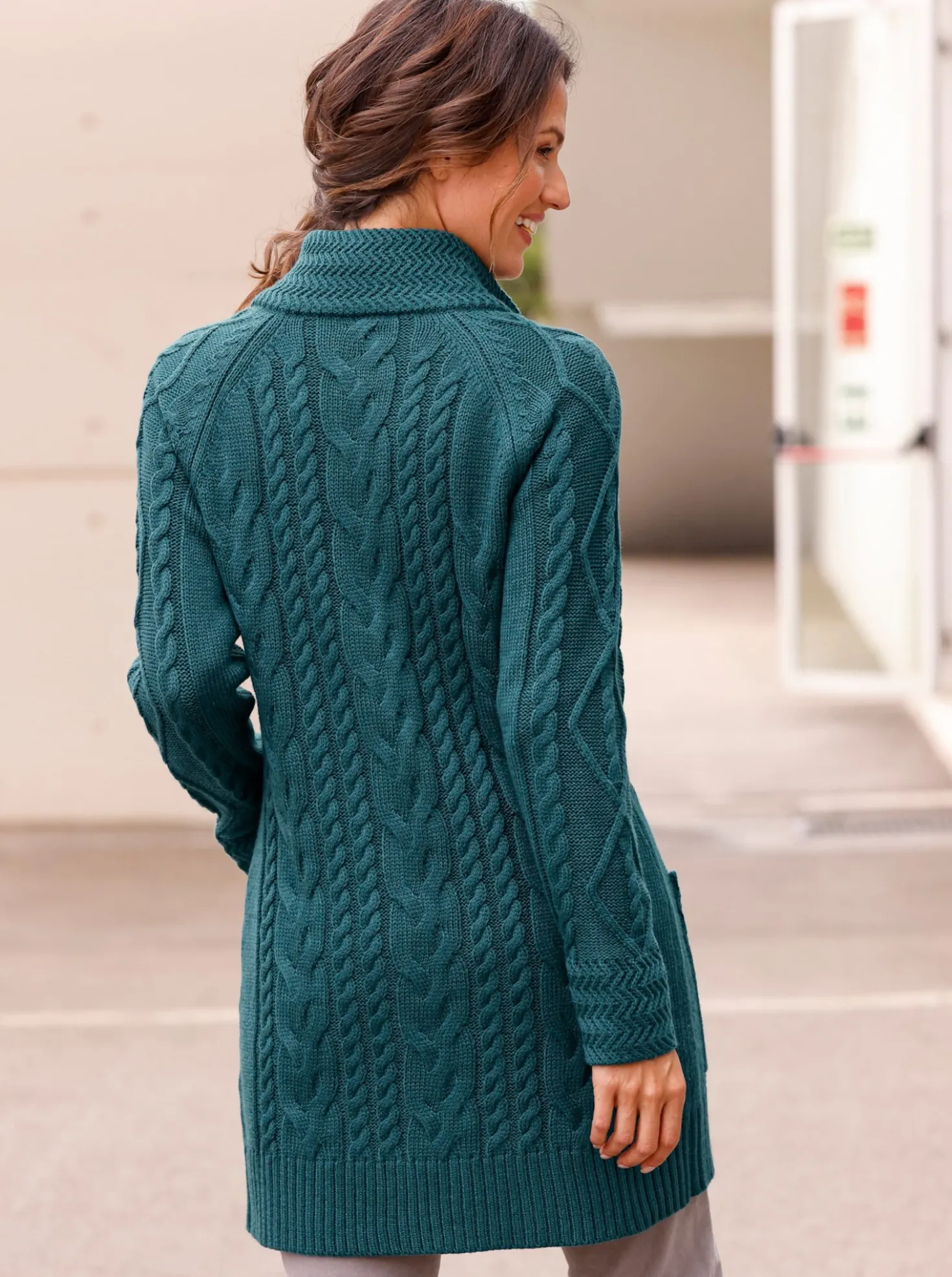 Longstrickjacke mit Einstrickmuster