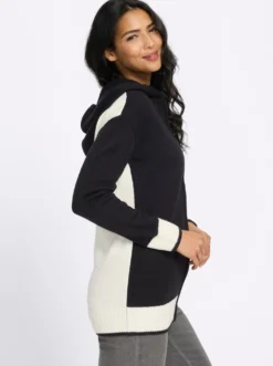 Longstrickjacke mit Kontrasten