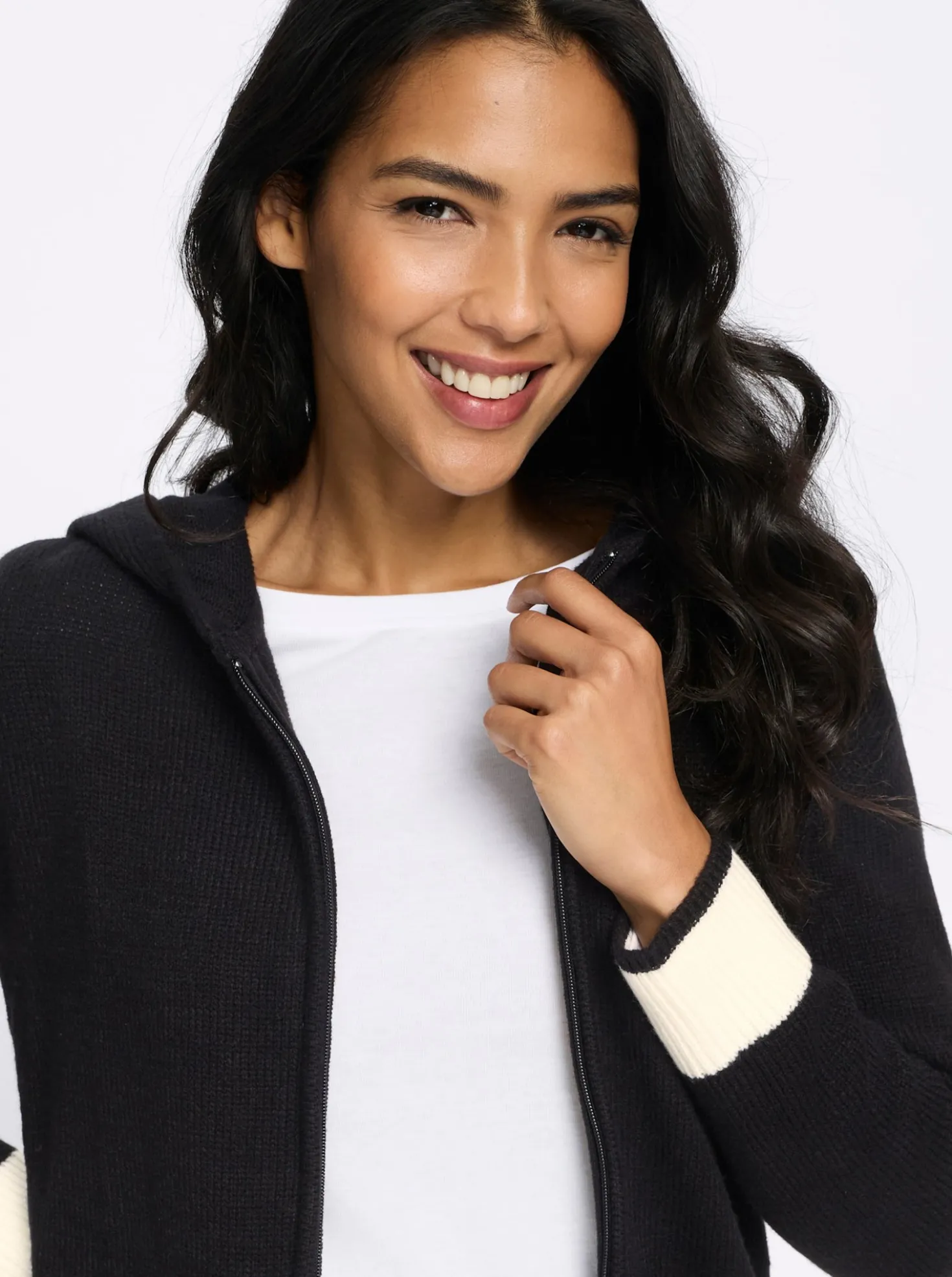 Longstrickjacke mit Kontrasten
