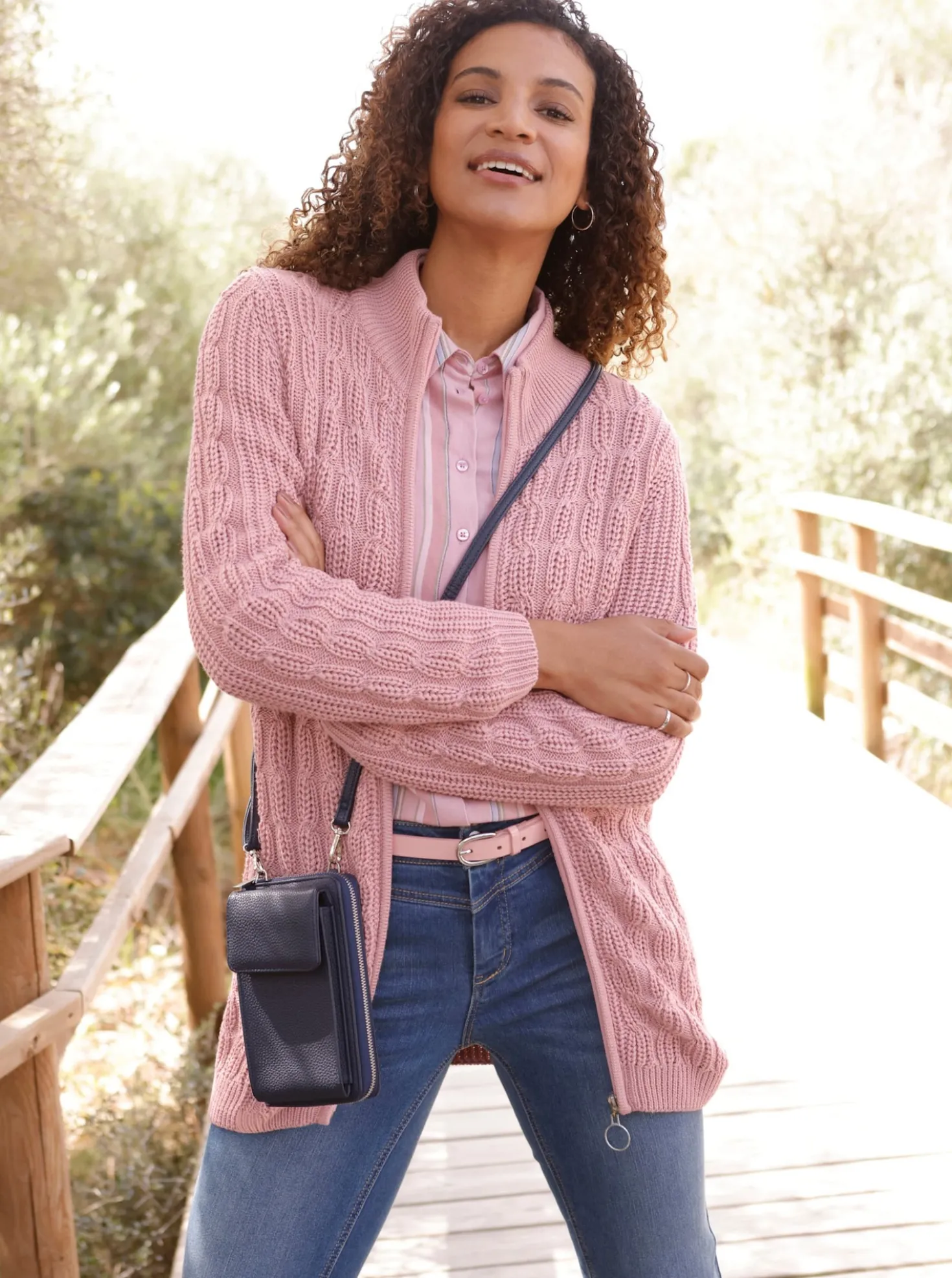 Longstrickjacke mit Zopfmuster