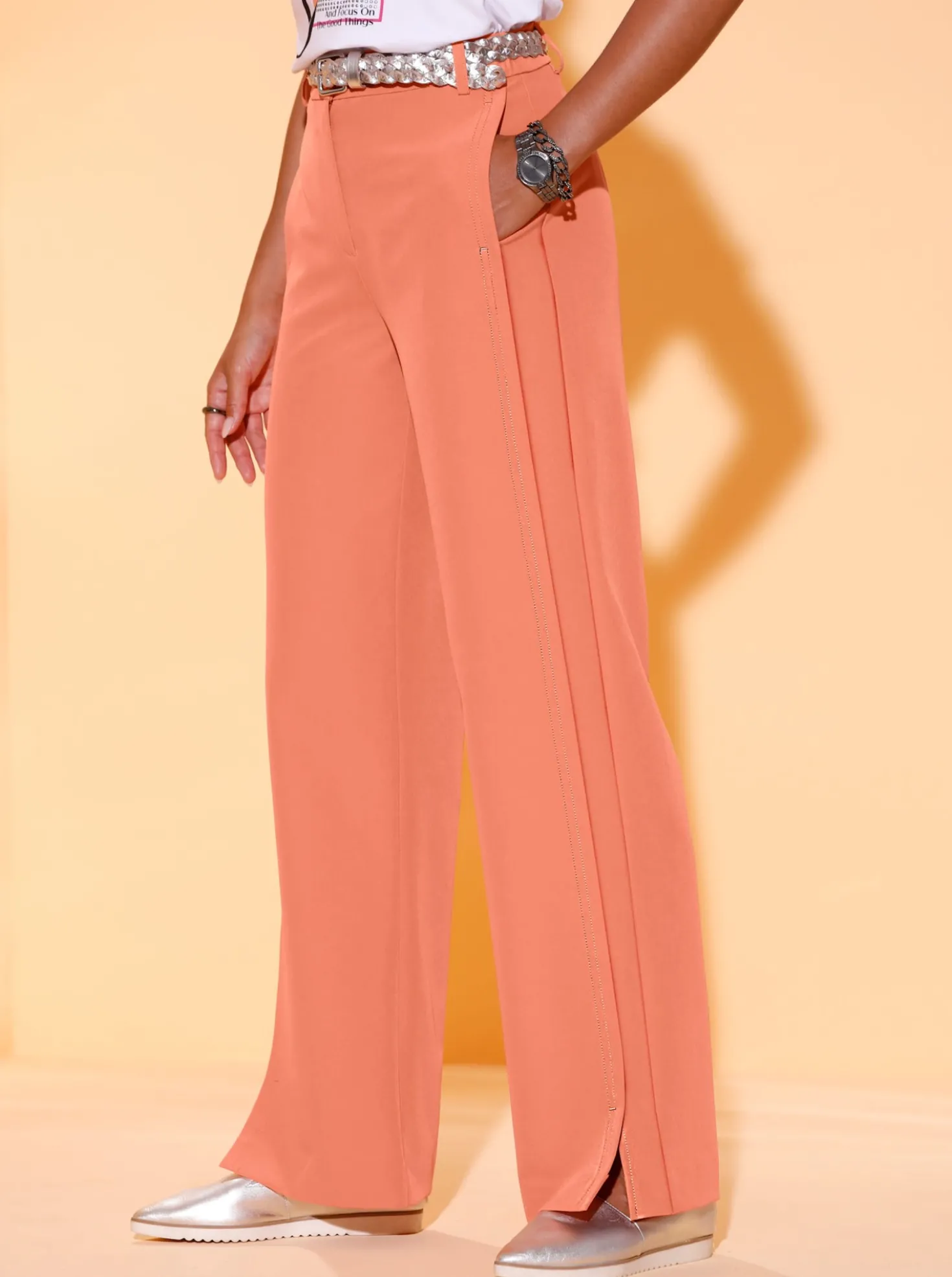 Marlene-Hose mit Schlitz am Saum