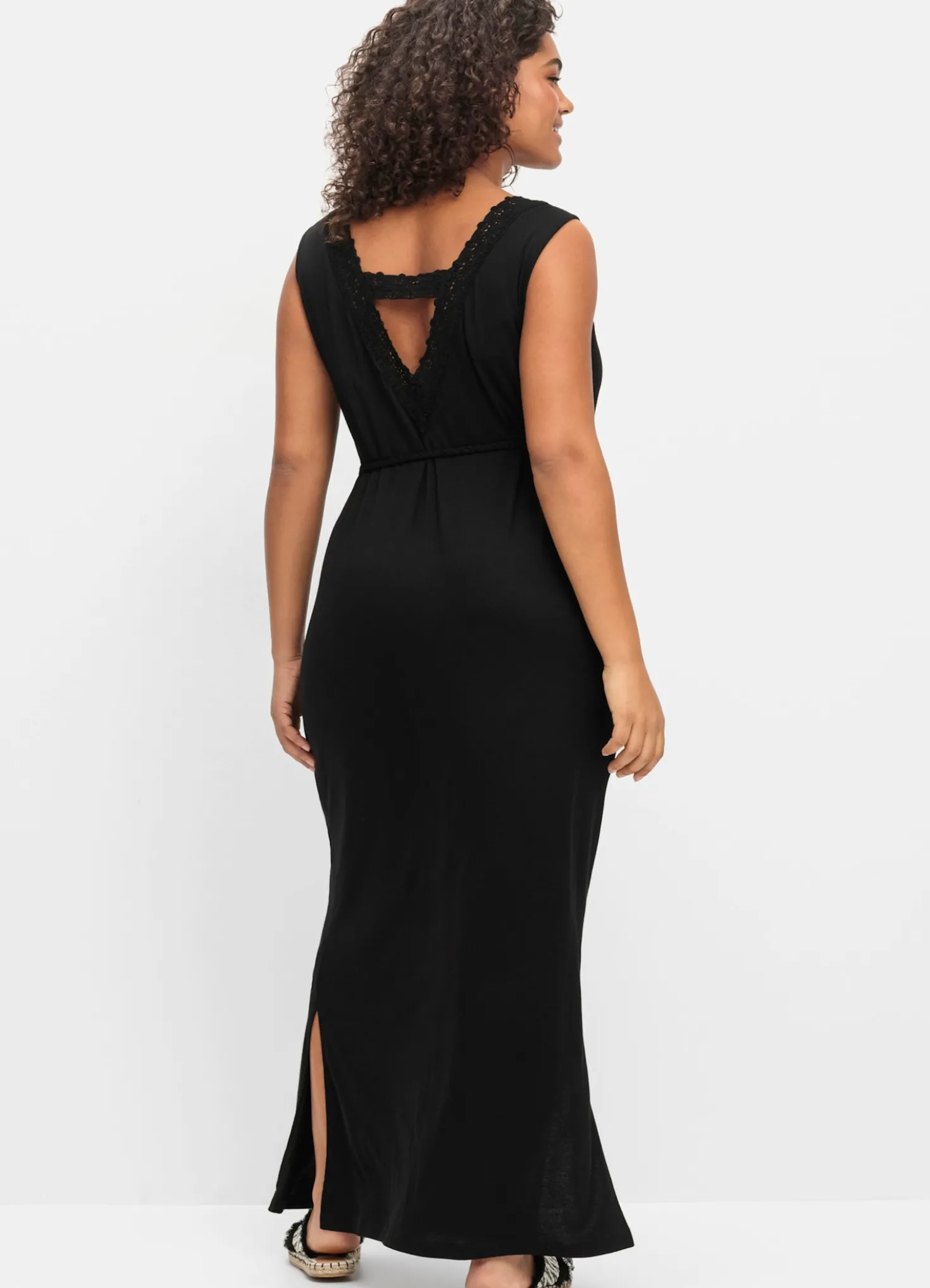 Maxikleid mit Bindegürtel
