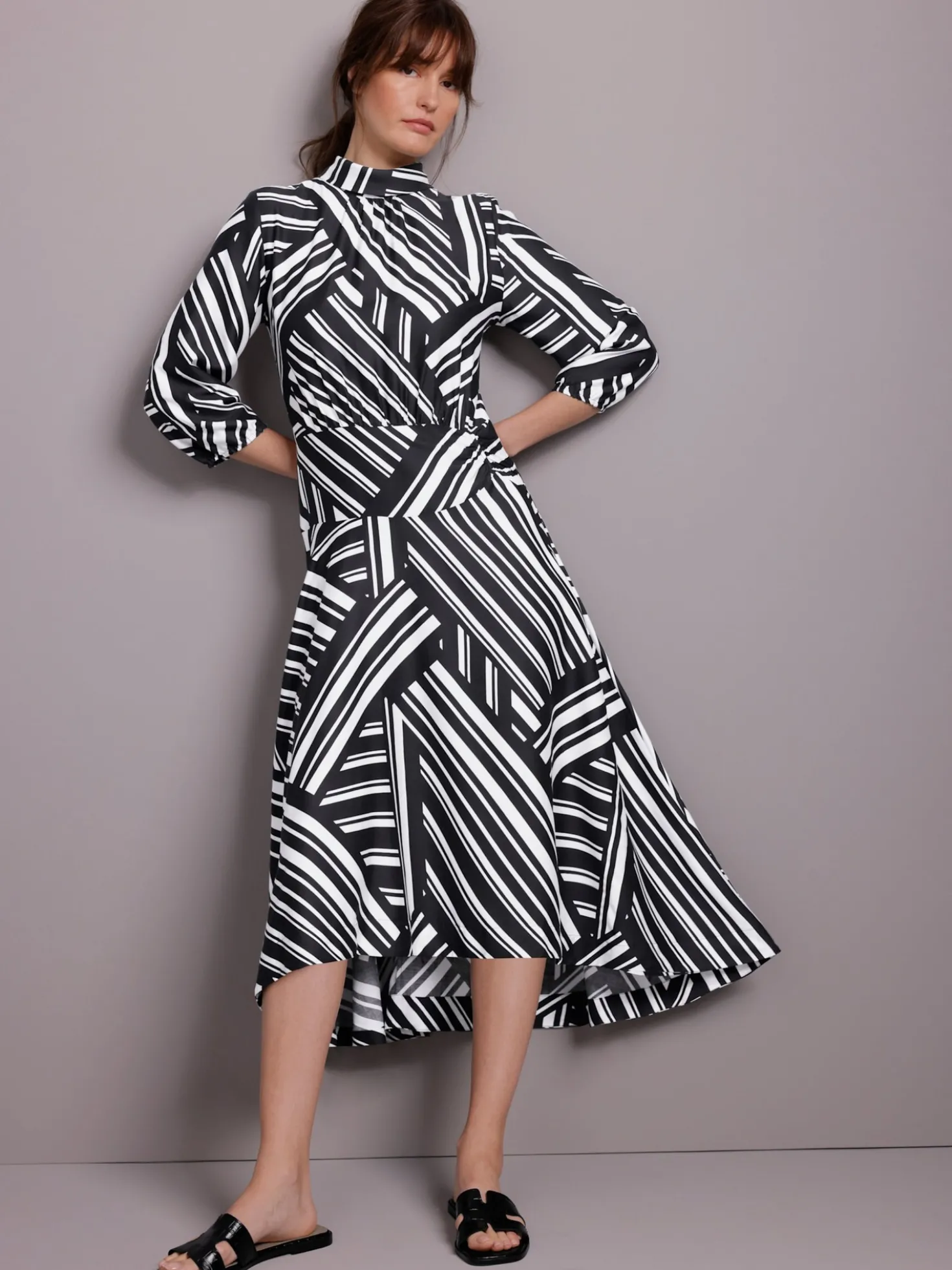 Maxikleid mit Grafik-Dessin