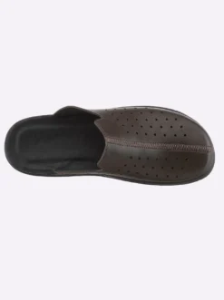 Pantoffel mit Perforation