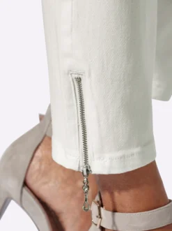 5-Pocket-Jeans mit Push-up-Effekt