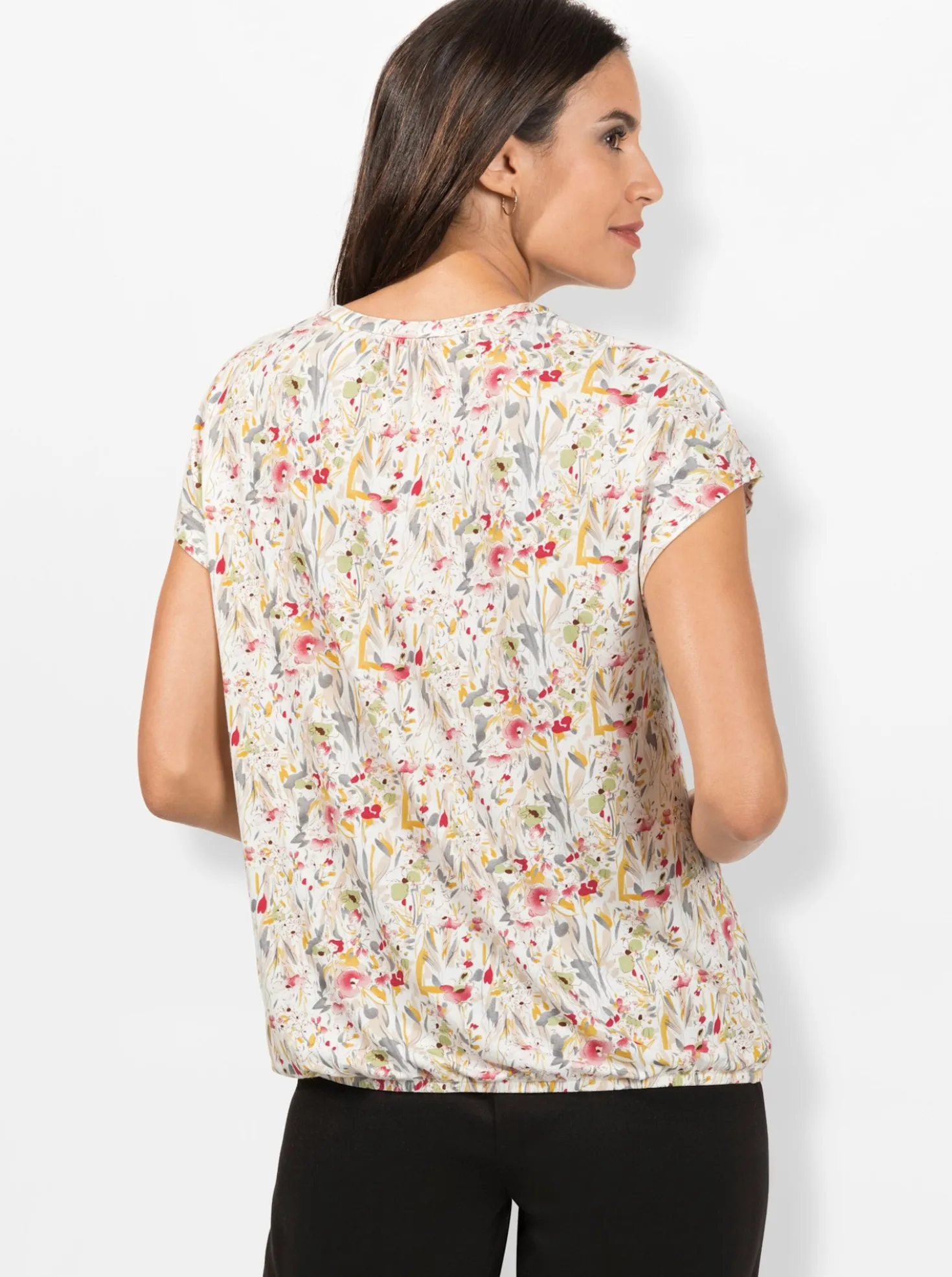 Print-Shirt mit kleinem V und Raffung am Ausschnitt